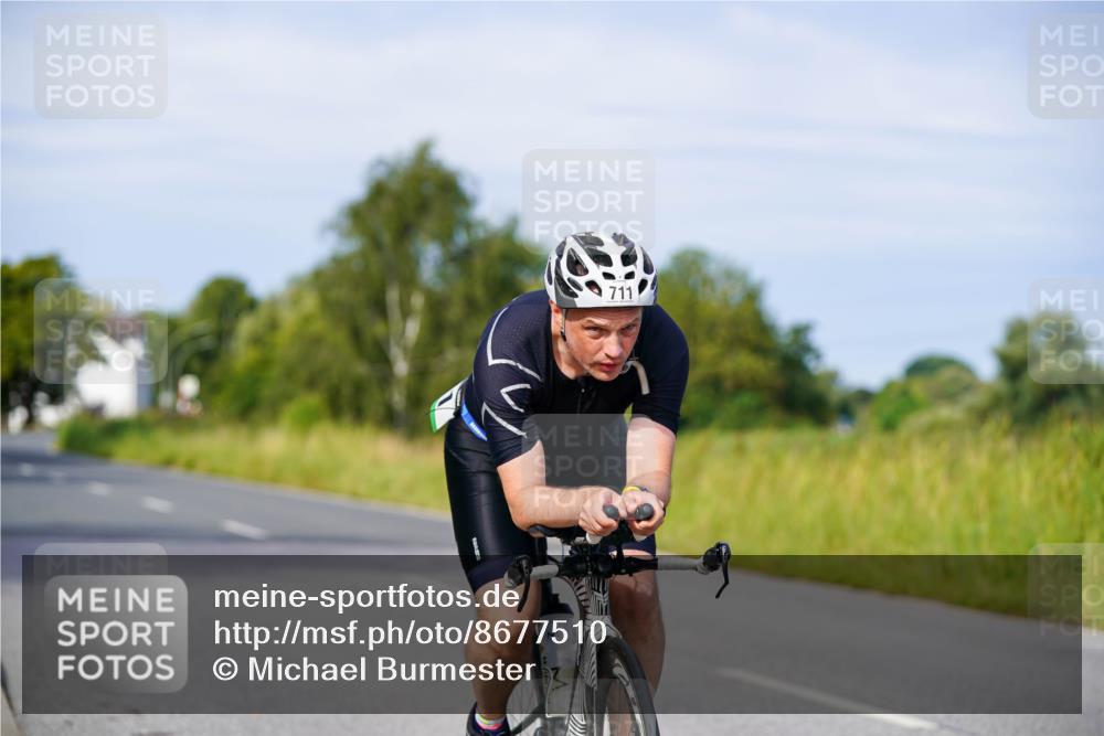 31.08.2025 - Elbe Triathlon Hamburg Michael Burmester http://msf.ph/oto/8677510 31.08.2025 10:29:30 Radfahren 667, 711 meine-sportfotos.de