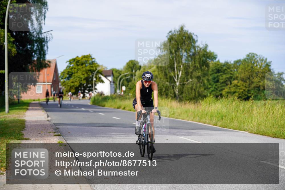 31.08.2025 - Elbe Triathlon Hamburg Michael Burmester http://msf.ph/oto/8677513 31.08.2025 10:29:38 Radfahren 851, 916 meine-sportfotos.de