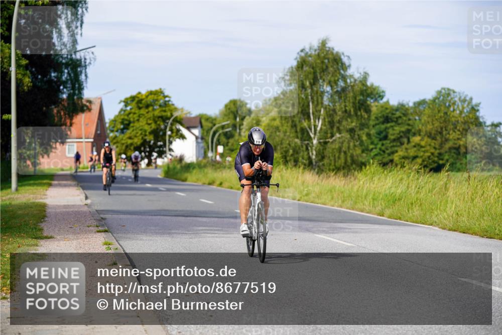 31.08.2025 - Elbe Triathlon Hamburg Michael Burmester http://msf.ph/oto/8677519 31.08.2025 10:29:45 Radfahren 775, 894, 916, 1017 meine-sportfotos.de