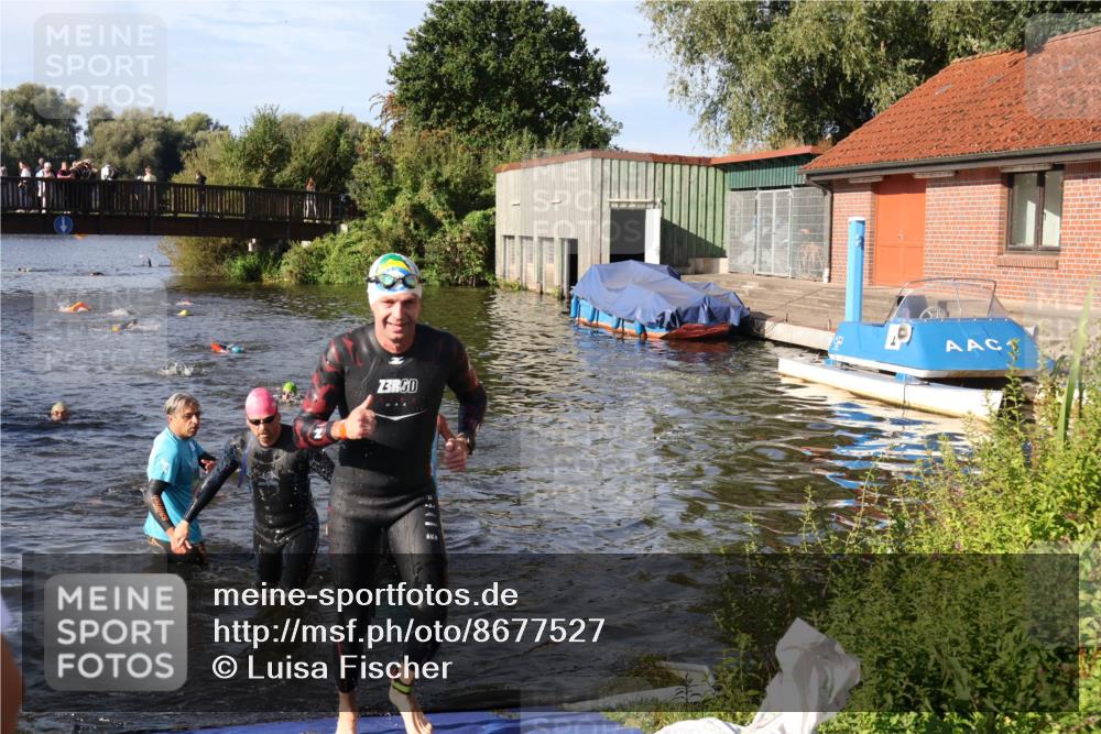 31.08.2025 - Elbe Triathlon Hamburg Luisa Fischer http://msf.ph/oto/8677527 31.08.2025 09:18:01 Schwimmen 617, 654, 657, 666 meine-sportfotos.de