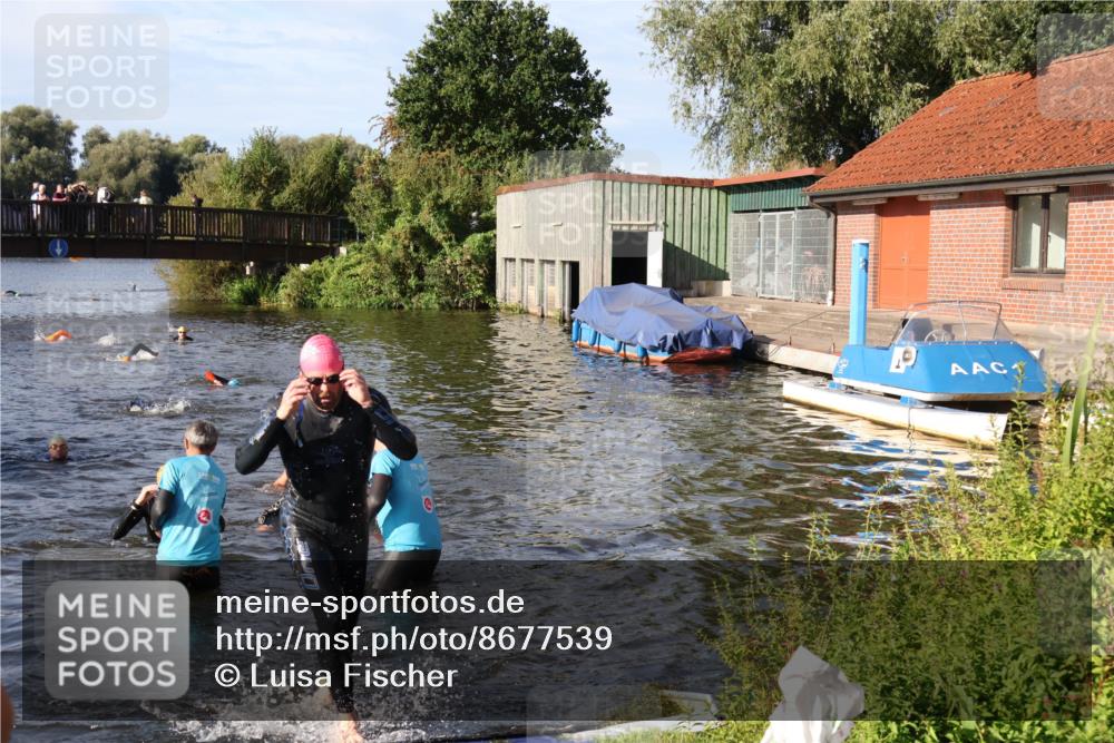 31.08.2025 - Elbe Triathlon Hamburg Luisa Fischer http://msf.ph/oto/8677539 31.08.2025 09:18:03 Schwimmen 577, 617, 654, 657, 666 meine-sportfotos.de