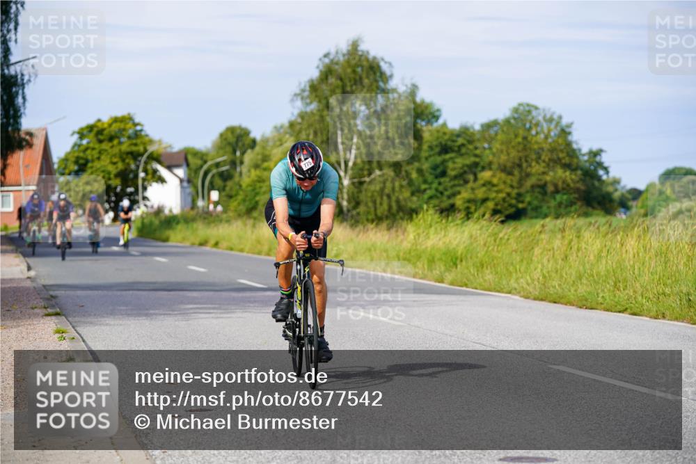 31.08.2025 - Elbe Triathlon Hamburg Michael Burmester http://msf.ph/oto/8677542 31.08.2025 10:29:52 Radfahren 606, 775, 870, 888, 894, 1017, 1155 meine-sportfotos.de