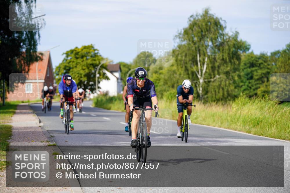 31.08.2025 - Elbe Triathlon Hamburg Michael Burmester http://msf.ph/oto/8677557 31.08.2025 10:29:55 Radfahren 606, 775, 870, 887, 888, 1011, 1155, 1180, 1202 meine-sportfotos.de