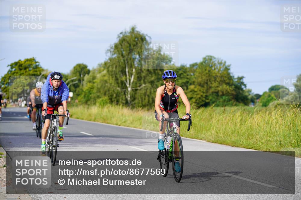 31.08.2025 - Elbe Triathlon Hamburg Michael Burmester http://msf.ph/oto/8677569 31.08.2025 10:29:57 Radfahren 606, 870, 887, 888, 1011, 1155, 1180, 1202 meine-sportfotos.de