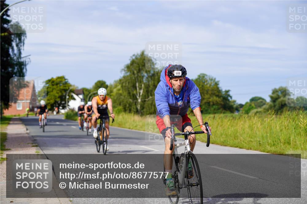 31.08.2025 - Elbe Triathlon Hamburg Michael Burmester http://msf.ph/oto/8677577 31.08.2025 10:29:58 Radfahren 606, 870, 887, 888, 1011, 1155, 1180, 1202 meine-sportfotos.de