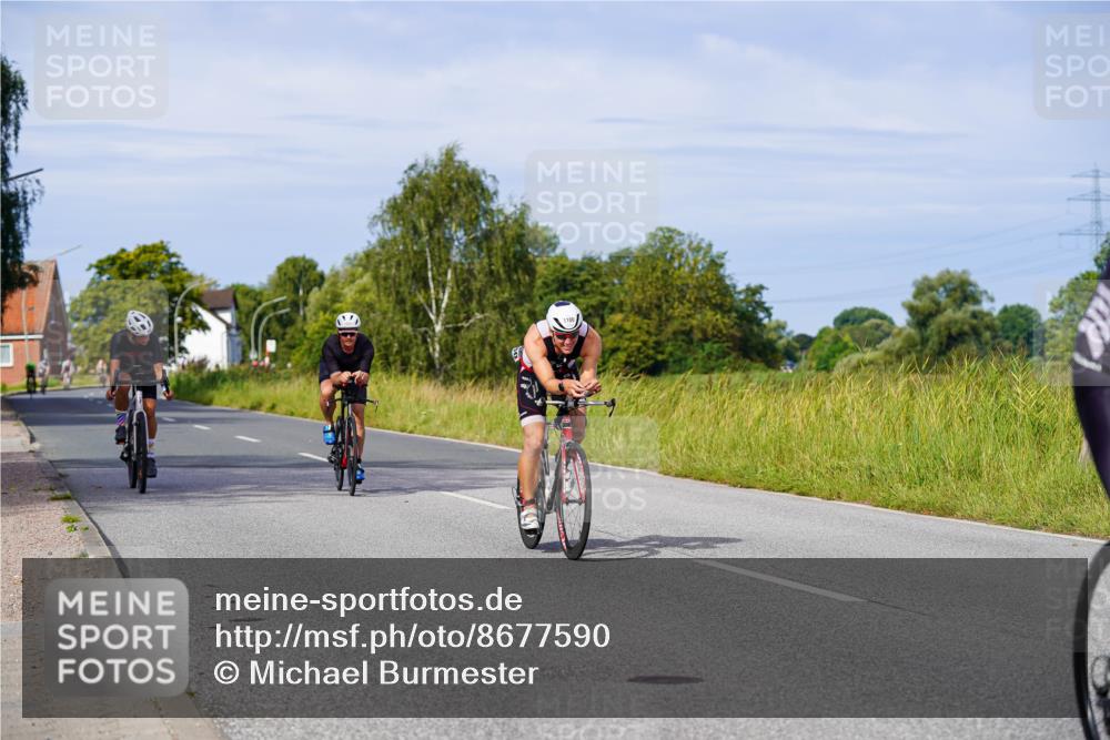 31.08.2025 - Elbe Triathlon Hamburg Michael Burmester http://msf.ph/oto/8677590 31.08.2025 10:30:00 Radfahren 606, 870, 887, 1011, 1155, 1180, 1202 meine-sportfotos.de