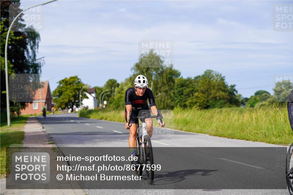 31.08.2025 - Elbe Triathlon Hamburg Michael Burmester http://msf.ph/oto/8677599 31.08.2025 10:30:02 Radfahren 606, 887, 1011, 1180, 1202 meine-sportfotos.de