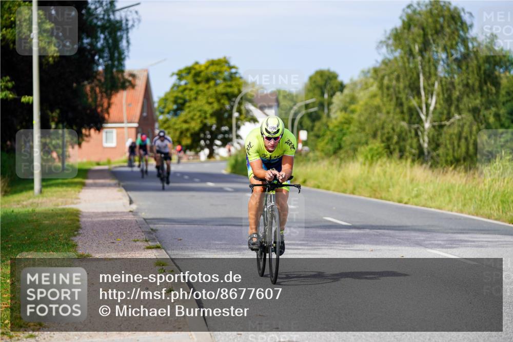 31.08.2025 - Elbe Triathlon Hamburg Michael Burmester http://msf.ph/oto/8677607 31.08.2025 10:30:09 Radfahren 1041, 1206 meine-sportfotos.de