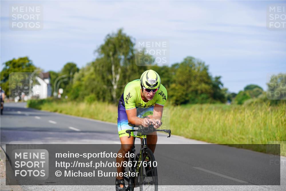 31.08.2025 - Elbe Triathlon Hamburg Michael Burmester http://msf.ph/oto/8677610 31.08.2025 10:30:10 Radfahren 1041, 1206 meine-sportfotos.de