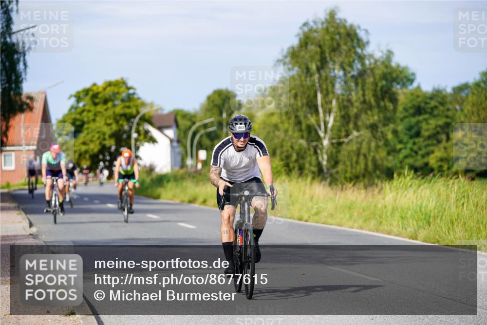 31.08.2025 - Elbe Triathlon Hamburg Michael Burmester http://msf.ph/oto/8677615 31.08.2025 10:30:14 Radfahren 587, 745, 821, 845, 1041 meine-sportfotos.de