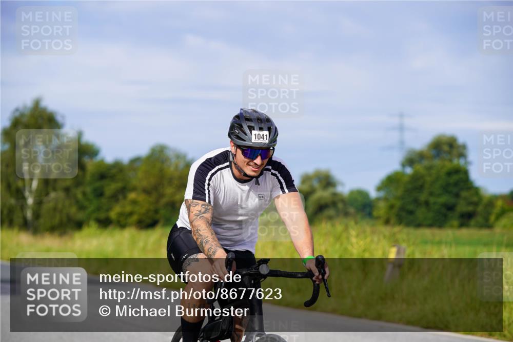 31.08.2025 - Elbe Triathlon Hamburg Michael Burmester http://msf.ph/oto/8677623 31.08.2025 10:30:15 Radfahren 587, 745, 821, 845, 1041 meine-sportfotos.de