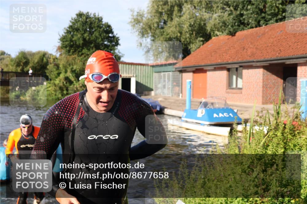 31.08.2025 - Elbe Triathlon Hamburg Luisa Fischer http://msf.ph/oto/8677658 31.08.2025 09:18:37 Schwimmen 570, 719, 720 meine-sportfotos.de