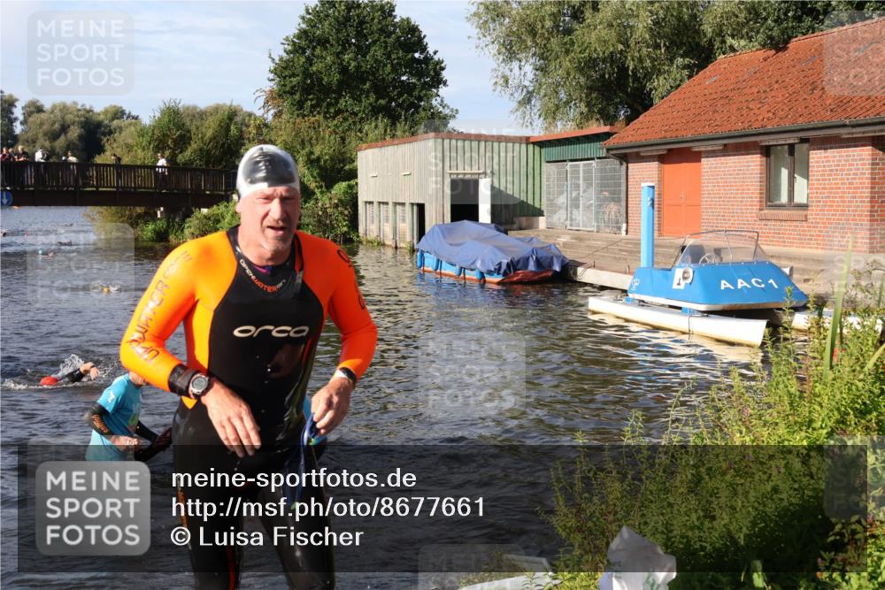 31.08.2025 - Elbe Triathlon Hamburg Luisa Fischer http://msf.ph/oto/8677661 31.08.2025 09:18:40 Schwimmen 570, 719, 720 meine-sportfotos.de