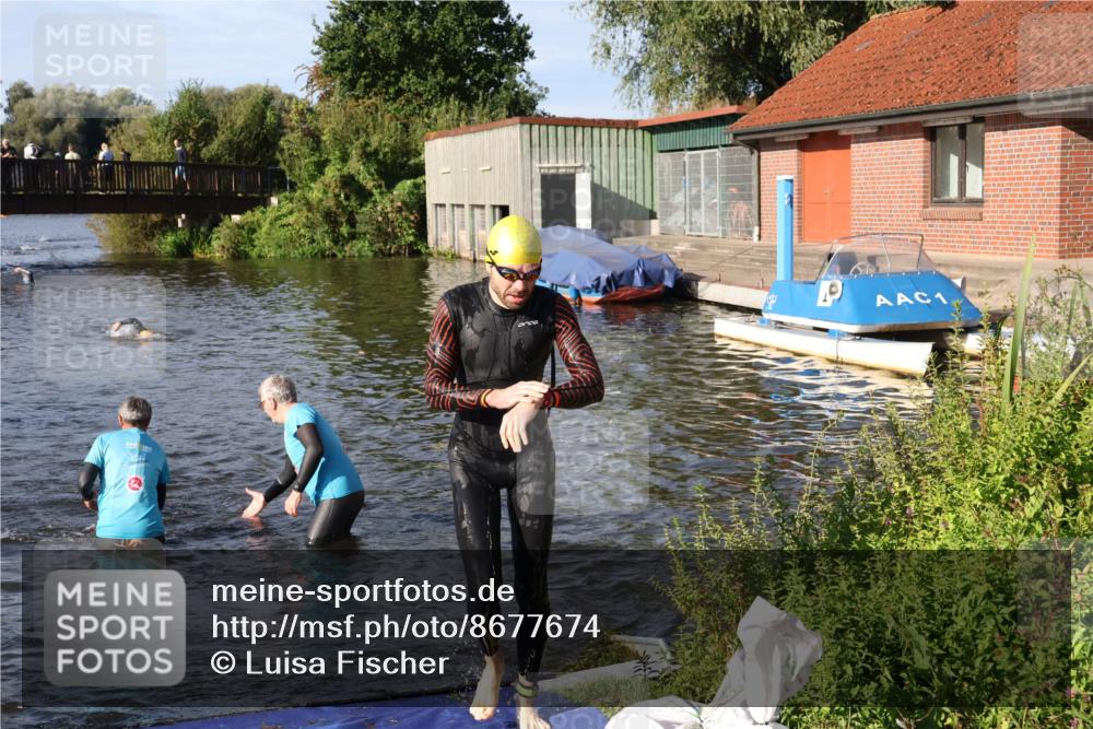 31.08.2025 - Elbe Triathlon Hamburg Luisa Fischer http://msf.ph/oto/8677674 31.08.2025 09:18:45 Schwimmen 570, 613 meine-sportfotos.de