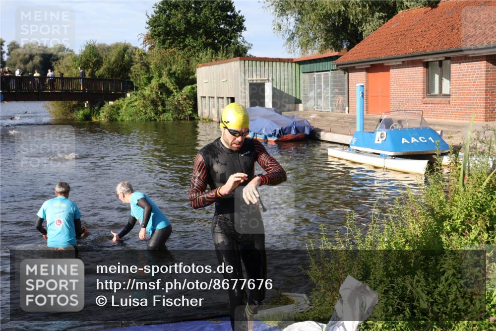 31.08.2025 - Elbe Triathlon Hamburg Luisa Fischer http://msf.ph/oto/8677676 31.08.2025 09:18:45 Schwimmen 570, 613 meine-sportfotos.de