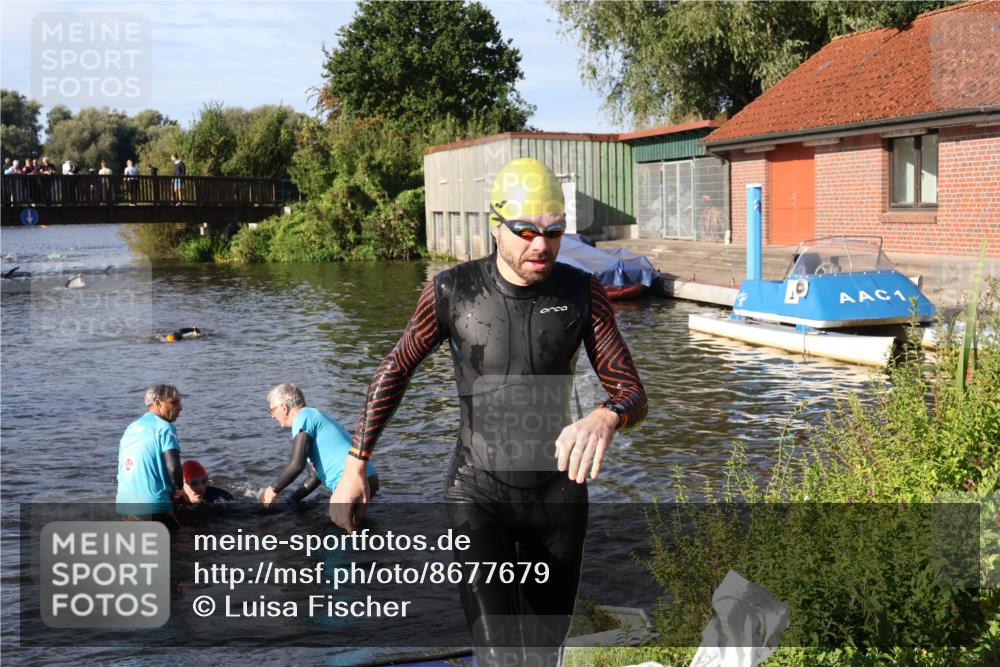31.08.2025 - Elbe Triathlon Hamburg Luisa Fischer http://msf.ph/oto/8677679 31.08.2025 09:18:46 Schwimmen 570, 613 meine-sportfotos.de