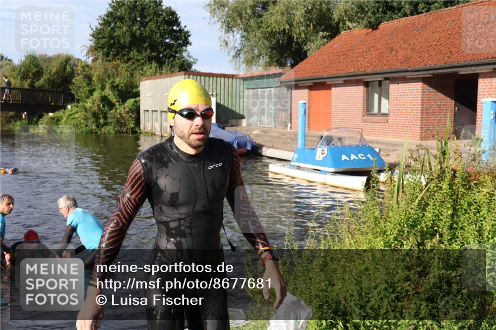31.08.2025 - Elbe Triathlon Hamburg Luisa Fischer http://msf.ph/oto/8677681 31.08.2025 09:18:46 Schwimmen 570, 613 meine-sportfotos.de