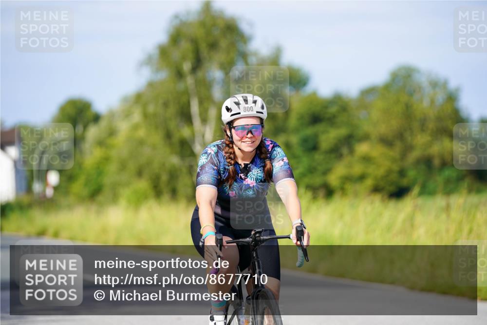 31.08.2025 - Elbe Triathlon Hamburg Michael Burmester http://msf.ph/oto/8677710 31.08.2025 10:30:46 Radfahren 593, 800, 835, 1121, 1164 meine-sportfotos.de