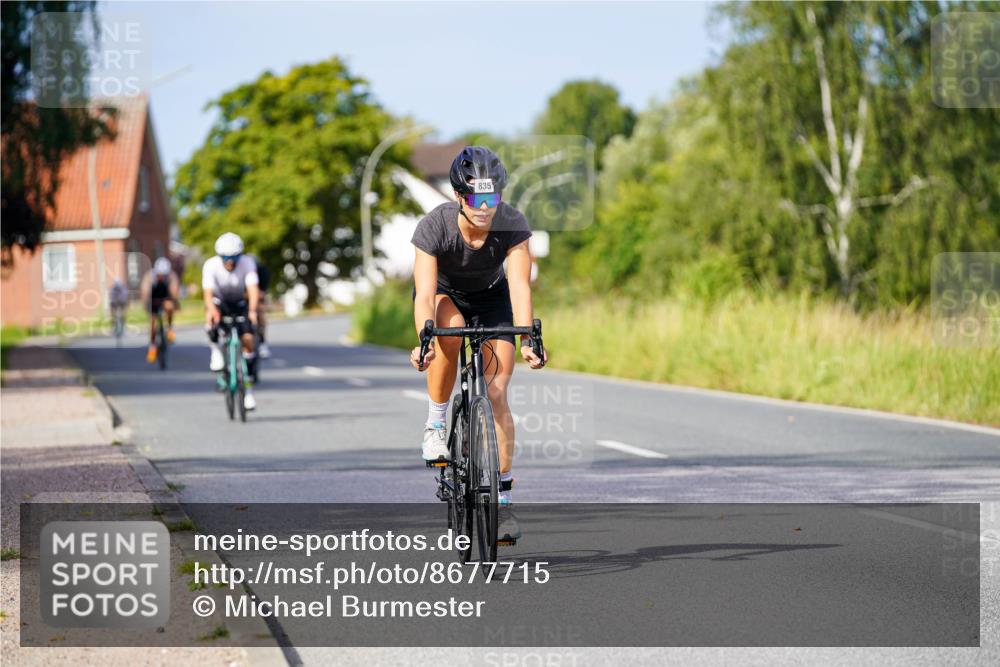 31.08.2025 - Elbe Triathlon Hamburg Michael Burmester http://msf.ph/oto/8677715 31.08.2025 10:30:47 Radfahren 593, 800, 835, 956, 1121, 1164 meine-sportfotos.de