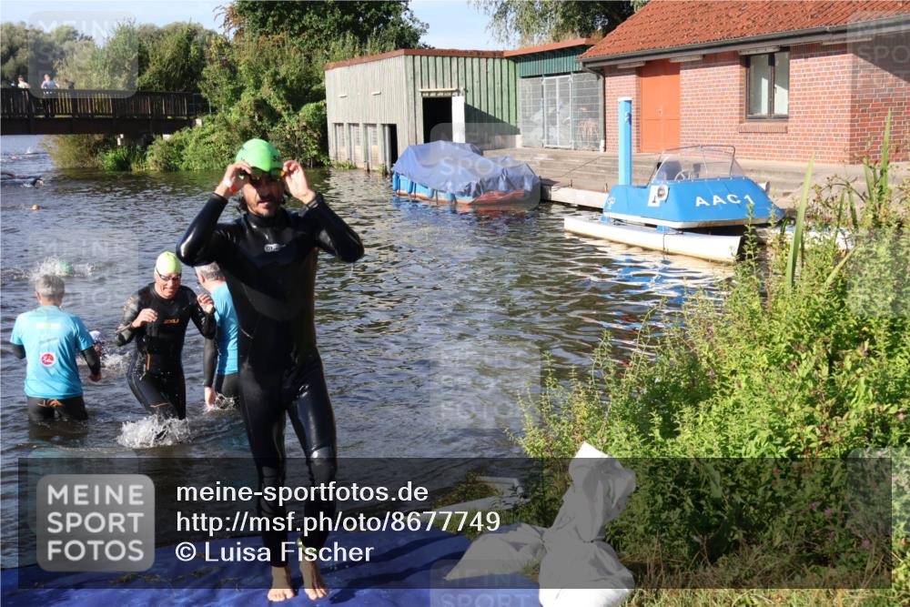 31.08.2025 - Elbe Triathlon Hamburg Luisa Fischer http://msf.ph/oto/8677749 31.08.2025 09:19:45 Schwimmen 446, 593, 729, 750 meine-sportfotos.de