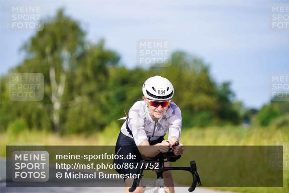 31.08.2025 - Elbe Triathlon Hamburg Michael Burmester http://msf.ph/oto/8677752 31.08.2025 10:30:57 Radfahren 864, 956 meine-sportfotos.de
