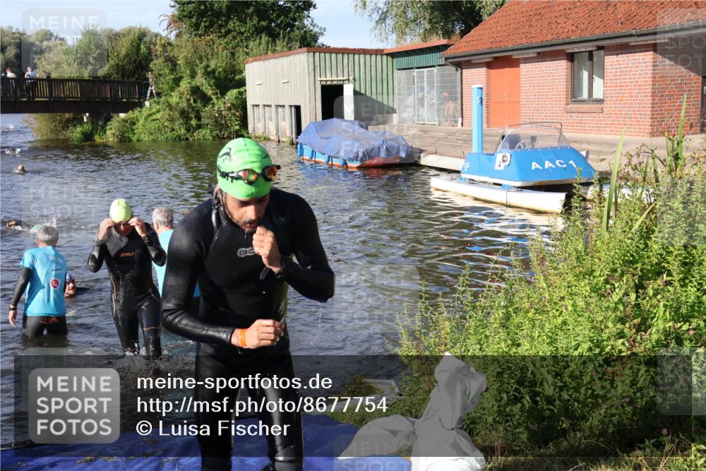 31.08.2025 - Elbe Triathlon Hamburg Luisa Fischer http://msf.ph/oto/8677754 31.08.2025 09:19:46 Schwimmen 446, 593, 750 meine-sportfotos.de