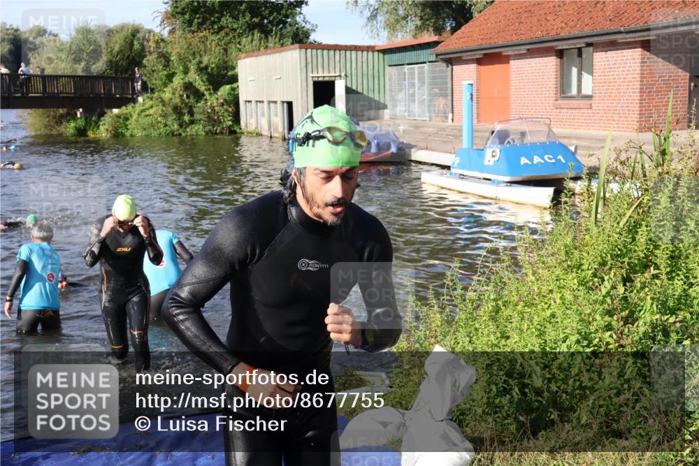 31.08.2025 - Elbe Triathlon Hamburg Luisa Fischer http://msf.ph/oto/8677755 31.08.2025 09:19:46 Schwimmen 446, 593, 750 meine-sportfotos.de