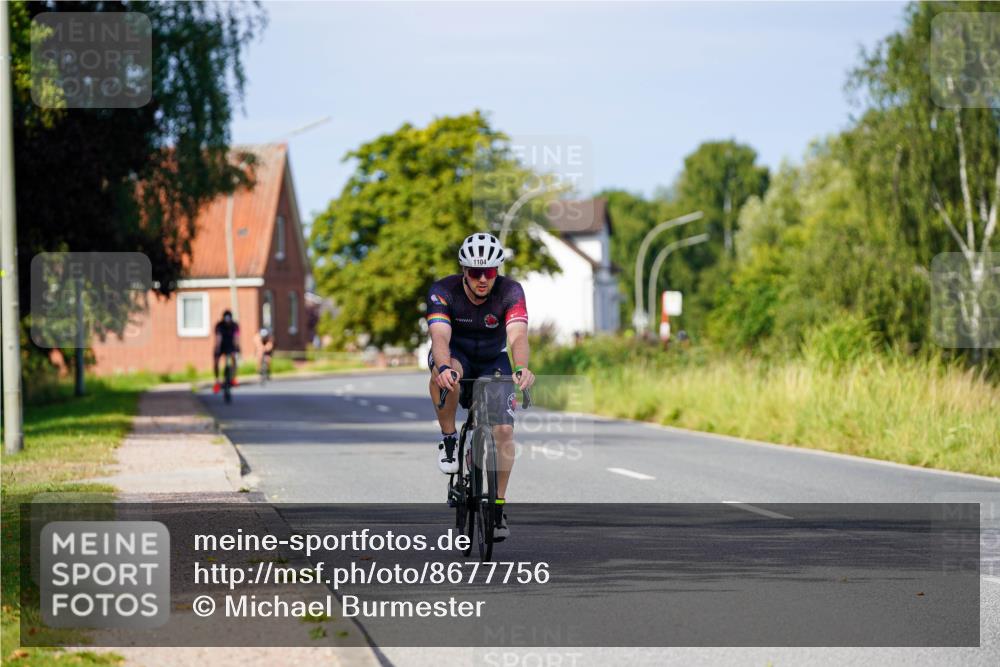 31.08.2025 - Elbe Triathlon Hamburg Michael Burmester http://msf.ph/oto/8677756 31.08.2025 10:31:05 Radfahren 1104 meine-sportfotos.de