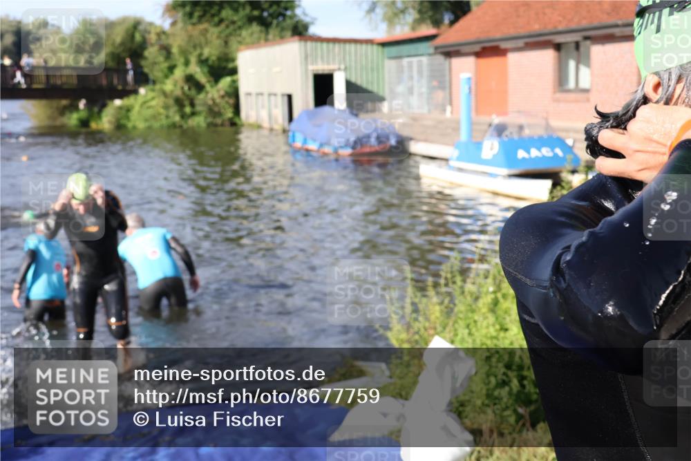 31.08.2025 - Elbe Triathlon Hamburg Luisa Fischer http://msf.ph/oto/8677759 31.08.2025 09:19:47 Schwimmen 446, 593, 669, 750 meine-sportfotos.de