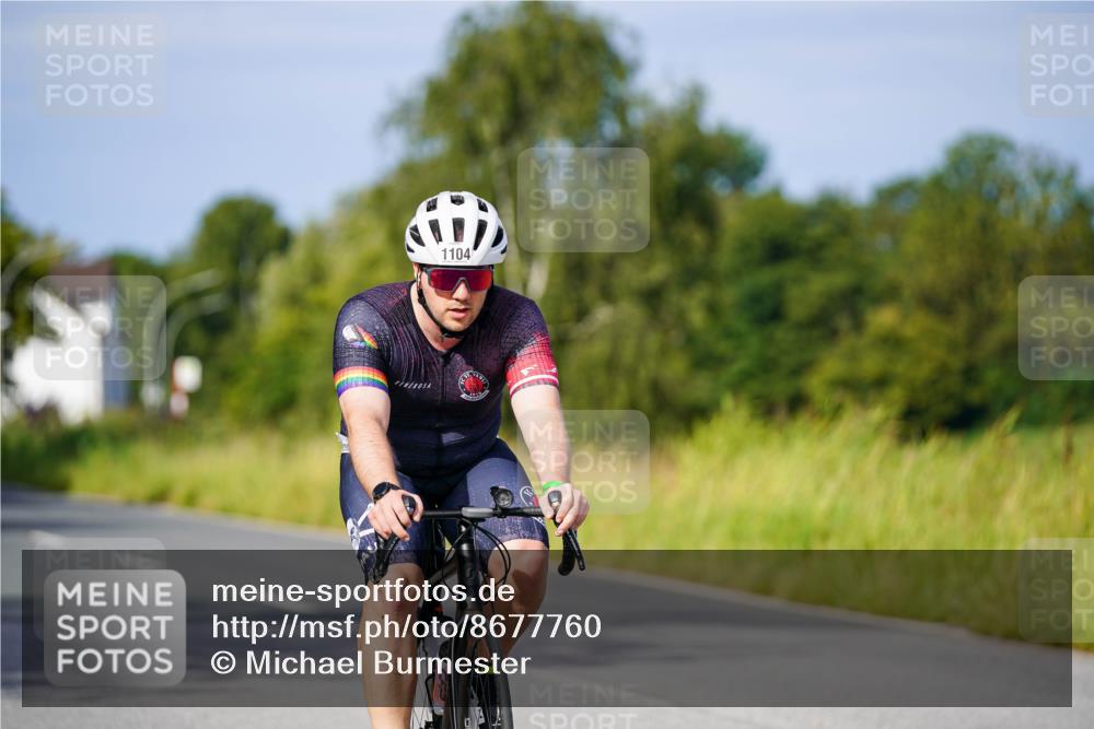 31.08.2025 - Elbe Triathlon Hamburg Michael Burmester http://msf.ph/oto/8677760 31.08.2025 10:31:06 Radfahren 1104 meine-sportfotos.de