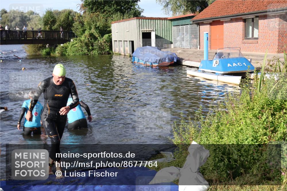 31.08.2025 - Elbe Triathlon Hamburg Luisa Fischer http://msf.ph/oto/8677764 31.08.2025 09:19:48 Schwimmen 446, 593, 669, 750 meine-sportfotos.de