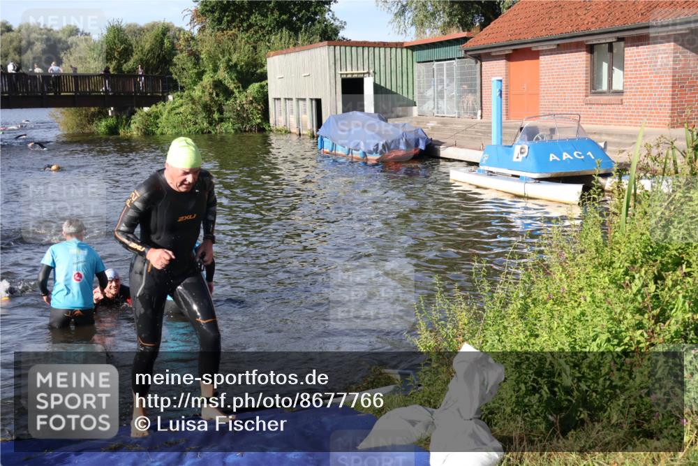31.08.2025 - Elbe Triathlon Hamburg Luisa Fischer http://msf.ph/oto/8677766 31.08.2025 09:19:48 Schwimmen 446, 593, 669, 750 meine-sportfotos.de