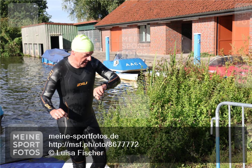 31.08.2025 - Elbe Triathlon Hamburg Luisa Fischer http://msf.ph/oto/8677772 31.08.2025 09:19:49 Schwimmen 446, 593, 669, 750 meine-sportfotos.de
