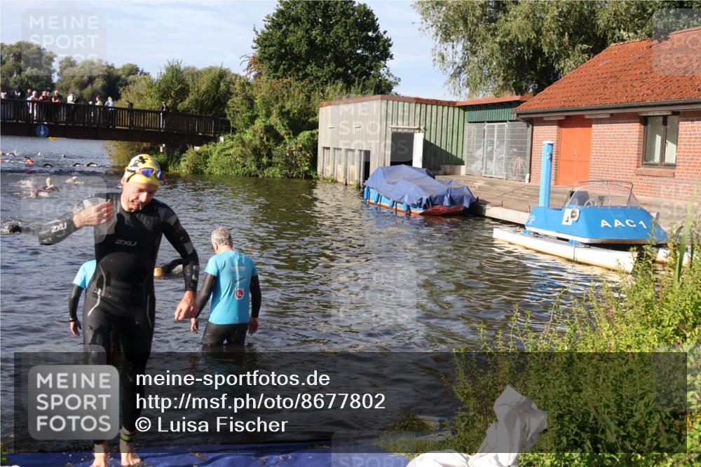 31.08.2025 - Elbe Triathlon Hamburg Luisa Fischer http://msf.ph/oto/8677802 31.08.2025 09:20:08 Schwimmen 737 meine-sportfotos.de