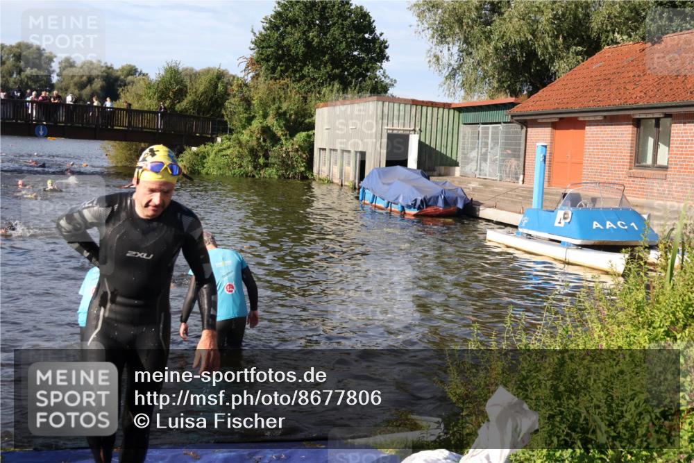31.08.2025 - Elbe Triathlon Hamburg Luisa Fischer http://msf.ph/oto/8677806 31.08.2025 09:20:09 Schwimmen 737 meine-sportfotos.de