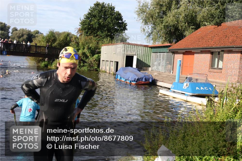 31.08.2025 - Elbe Triathlon Hamburg Luisa Fischer http://msf.ph/oto/8677809 31.08.2025 09:20:09 Schwimmen 737 meine-sportfotos.de
