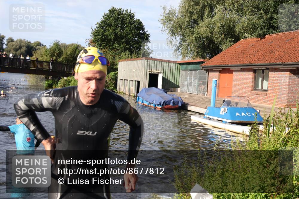31.08.2025 - Elbe Triathlon Hamburg Luisa Fischer http://msf.ph/oto/8677812 31.08.2025 09:20:10 Schwimmen 737 meine-sportfotos.de