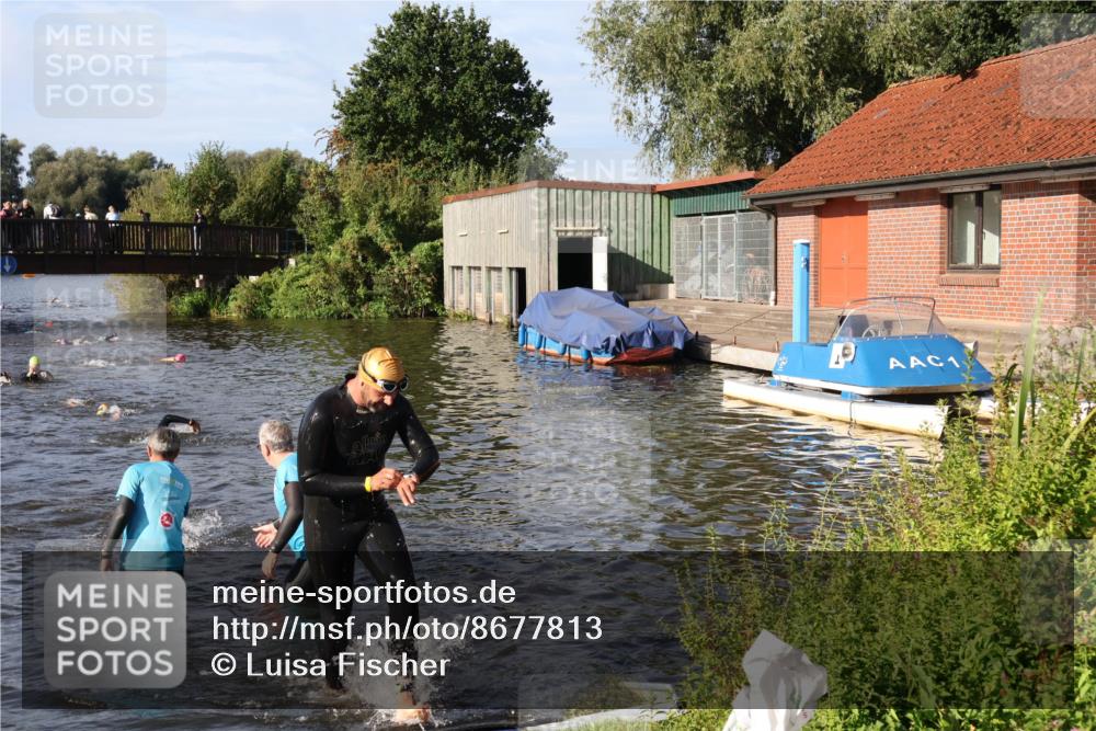 31.08.2025 - Elbe Triathlon Hamburg Luisa Fischer http://msf.ph/oto/8677813 31.08.2025 09:20:19 Schwimmen 668, 674 meine-sportfotos.de