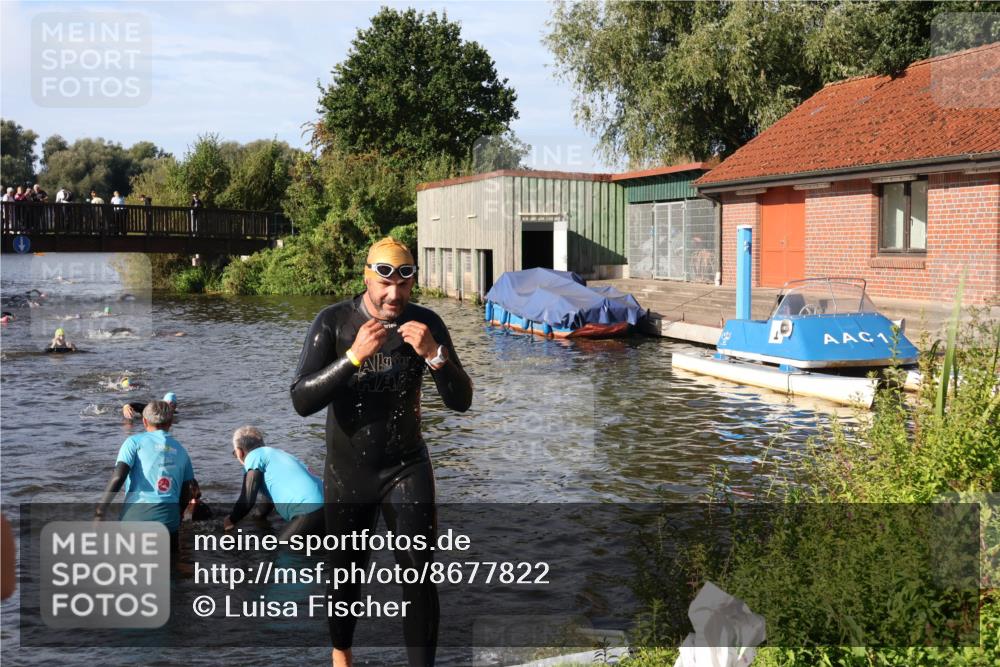31.08.2025 - Elbe Triathlon Hamburg Luisa Fischer http://msf.ph/oto/8677822 31.08.2025 09:20:20 Schwimmen 668, 674 meine-sportfotos.de