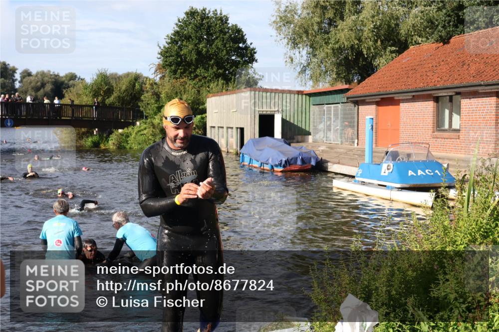 31.08.2025 - Elbe Triathlon Hamburg Luisa Fischer http://msf.ph/oto/8677824 31.08.2025 09:20:21 Schwimmen 668, 674 meine-sportfotos.de