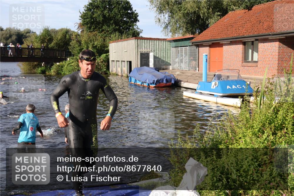 31.08.2025 - Elbe Triathlon Hamburg Luisa Fischer http://msf.ph/oto/8677840 31.08.2025 09:20:27 Schwimmen 668, 731 meine-sportfotos.de