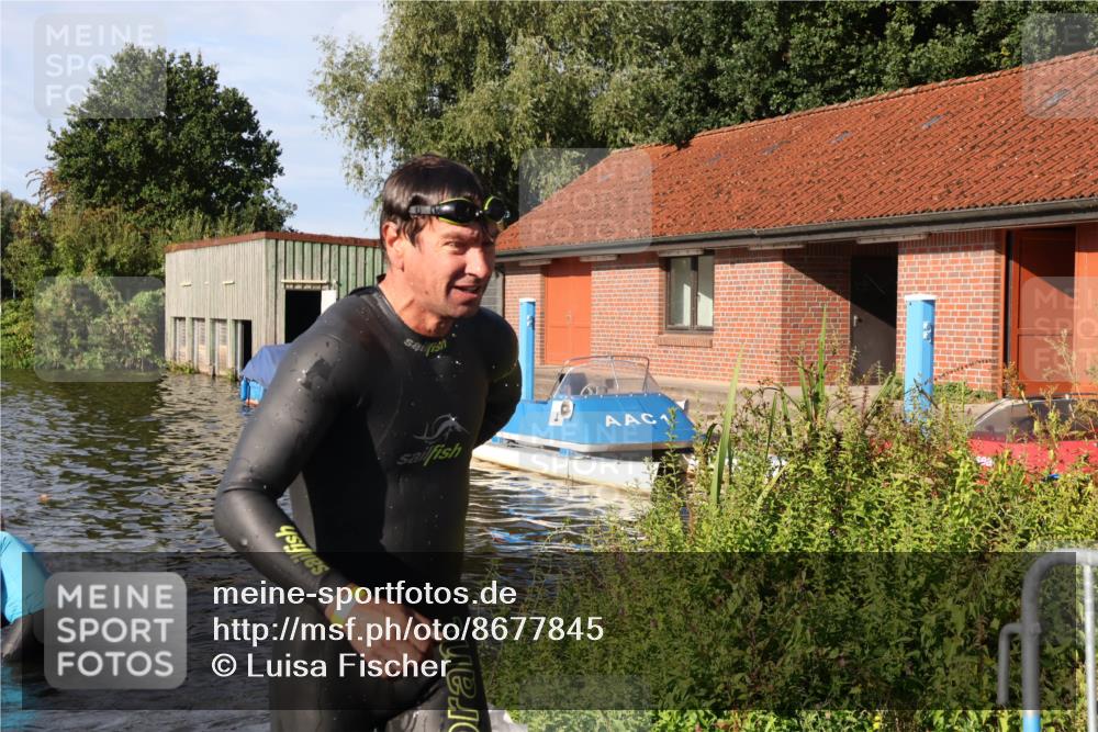 31.08.2025 - Elbe Triathlon Hamburg Luisa Fischer http://msf.ph/oto/8677845 31.08.2025 09:20:28 Schwimmen 668, 731 meine-sportfotos.de