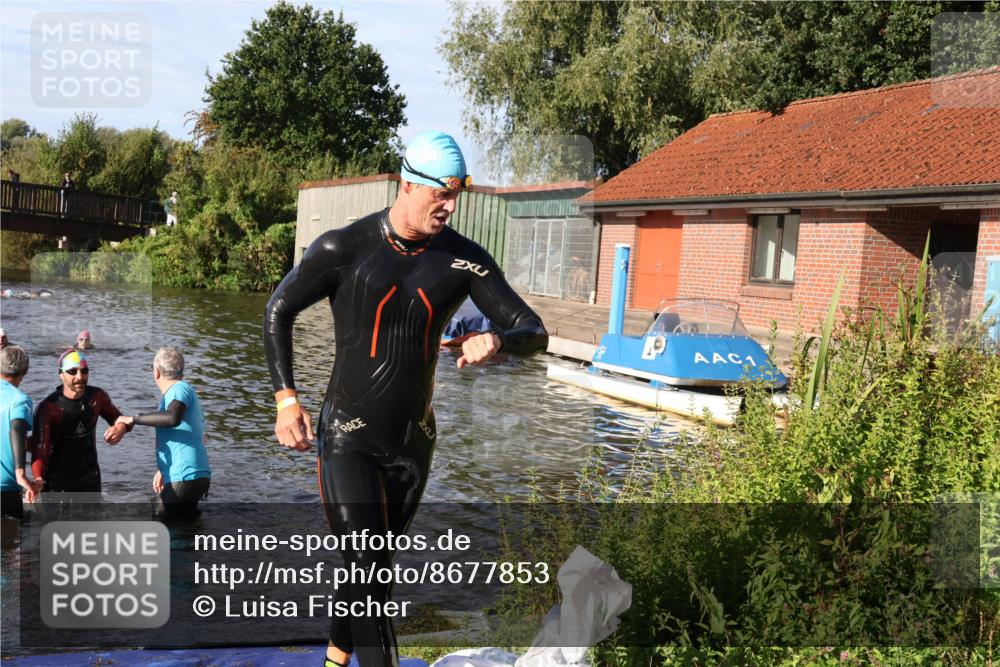 31.08.2025 - Elbe Triathlon Hamburg Luisa Fischer http://msf.ph/oto/8677853 31.08.2025 09:20:35 Schwimmen 730, 731 meine-sportfotos.de