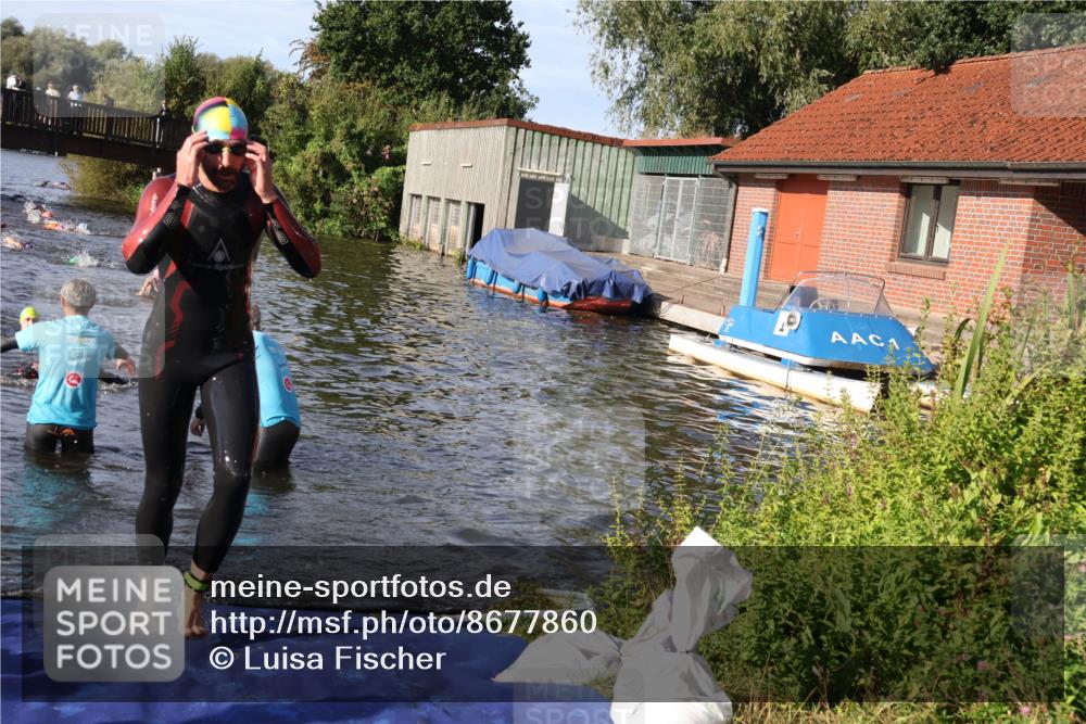 31.08.2025 - Elbe Triathlon Hamburg Luisa Fischer http://msf.ph/oto/8677860 31.08.2025 09:20:38 Schwimmen 713, 730, 731 meine-sportfotos.de