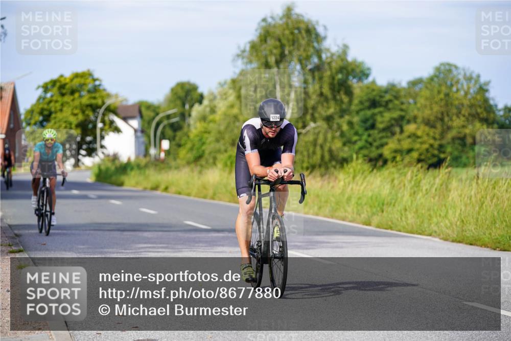 31.08.2025 - Elbe Triathlon Hamburg Michael Burmester http://msf.ph/oto/8677880 31.08.2025 10:31:54 Radfahren 886, 912, 1224 meine-sportfotos.de