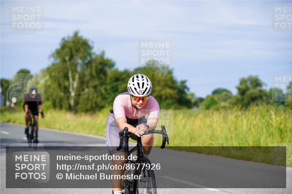 31.08.2025 - Elbe Triathlon Hamburg Michael Burmester http://msf.ph/oto/8677926 31.08.2025 10:32:06 Radfahren 679, 787, 938, 1144, 1216 meine-sportfotos.de