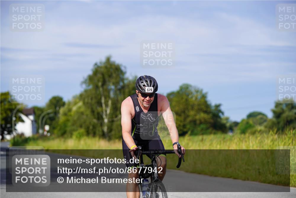 31.08.2025 - Elbe Triathlon Hamburg Michael Burmester http://msf.ph/oto/8677942 31.08.2025 10:32:09 Radfahren 679, 787, 938, 1032, 1144 meine-sportfotos.de