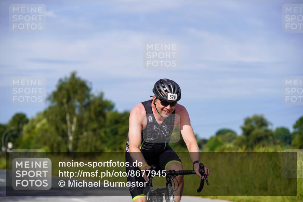 31.08.2025 - Elbe Triathlon Hamburg Michael Burmester http://msf.ph/oto/8677945 31.08.2025 10:32:09 Radfahren 679, 787, 938, 1032, 1144 meine-sportfotos.de