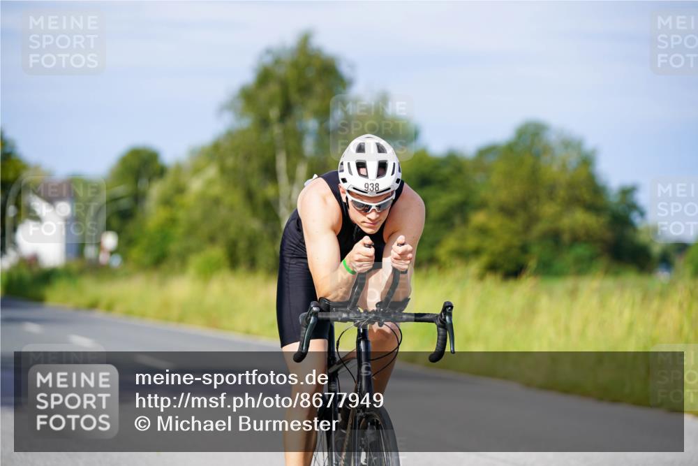 31.08.2025 - Elbe Triathlon Hamburg Michael Burmester http://msf.ph/oto/8677949 31.08.2025 10:32:13 Radfahren 938, 1032, 1127 meine-sportfotos.de