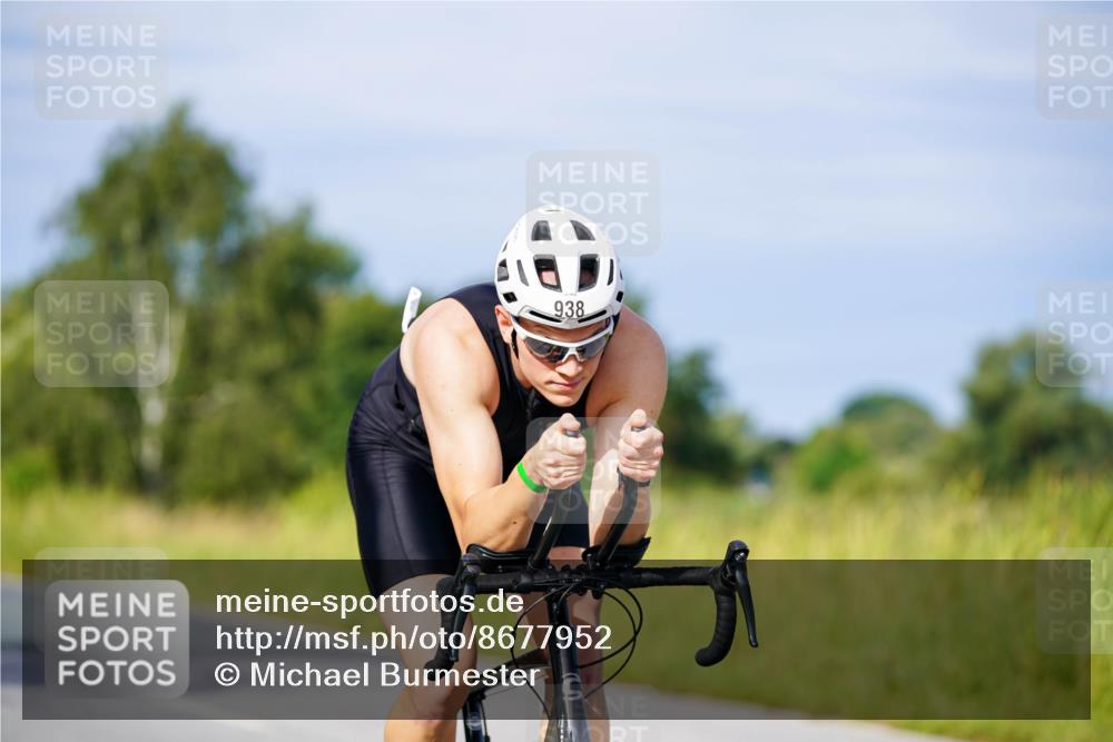 31.08.2025 - Elbe Triathlon Hamburg Michael Burmester http://msf.ph/oto/8677952 31.08.2025 10:32:13 Radfahren 938, 1032, 1127 meine-sportfotos.de